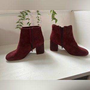 NWOT Seychelles Burgundy Suede Ankle Boots, chunky heel, size 9. Never worn!